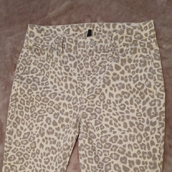 White House Black Market Leopard Print Skinny Ankle - Picture 7 of 7